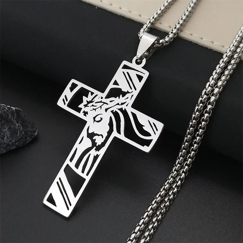 Amuleto cristiano Vintage de acero inoxidable, corona de espinas, collar con cruz de Jesús, collares con colgante de crucifijo para hombres, joyería católica