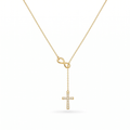 Collar Cruz e Infinito Fe Eterna, cruz con circonias estilo lariat – vista completa sobre fondo blanco