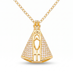 Collar de la Virgen María con pavé de circonias en dorado – vista completa sobre fondo blanco