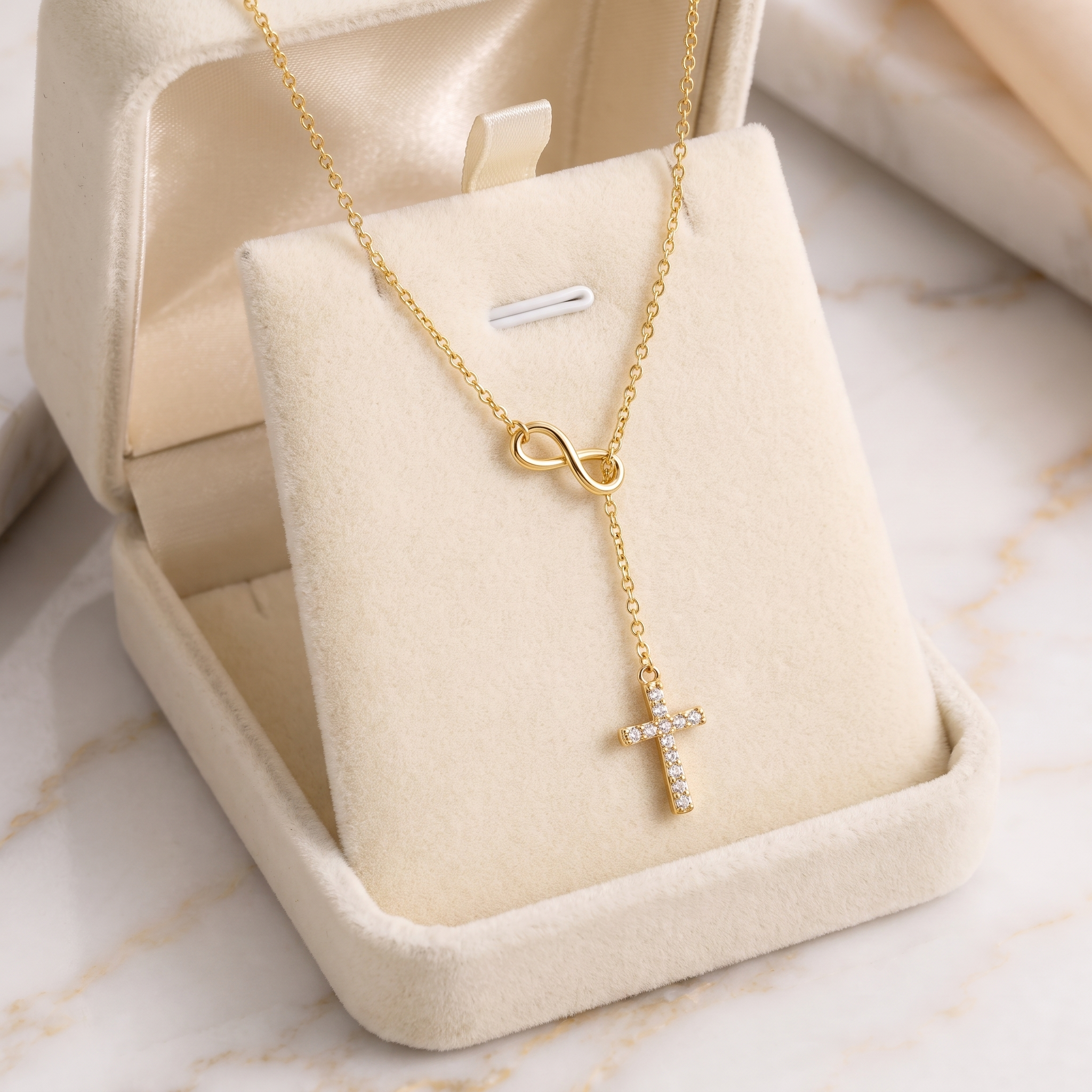 Collar Cruz e Infinito Fe Eterna, cruz con circonias estilo lariat – en caja de terciopelo