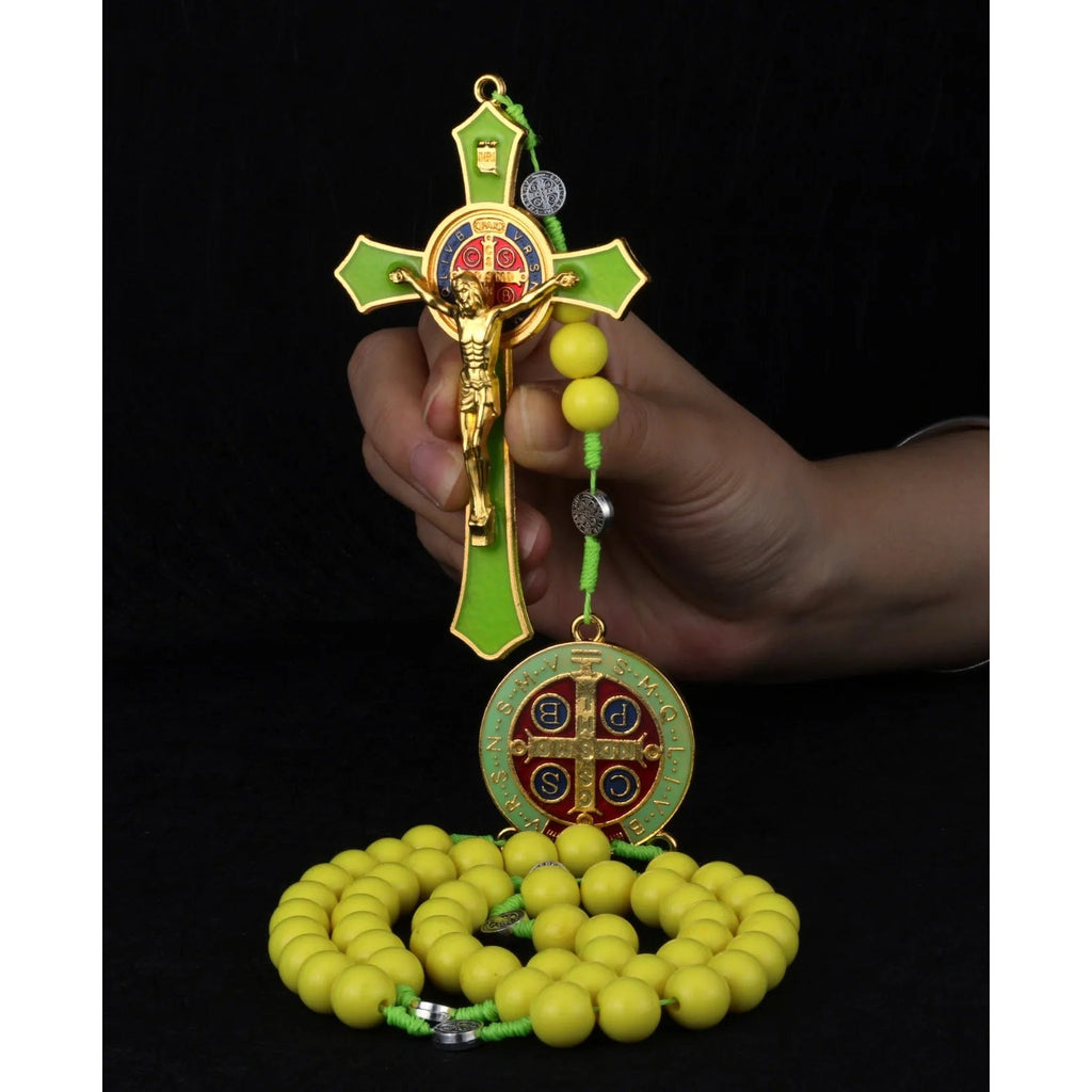 Cruz del Rosario San Benito Multicolor - Cruz y Medalla Tradicional — simbolo de fe en detalle
