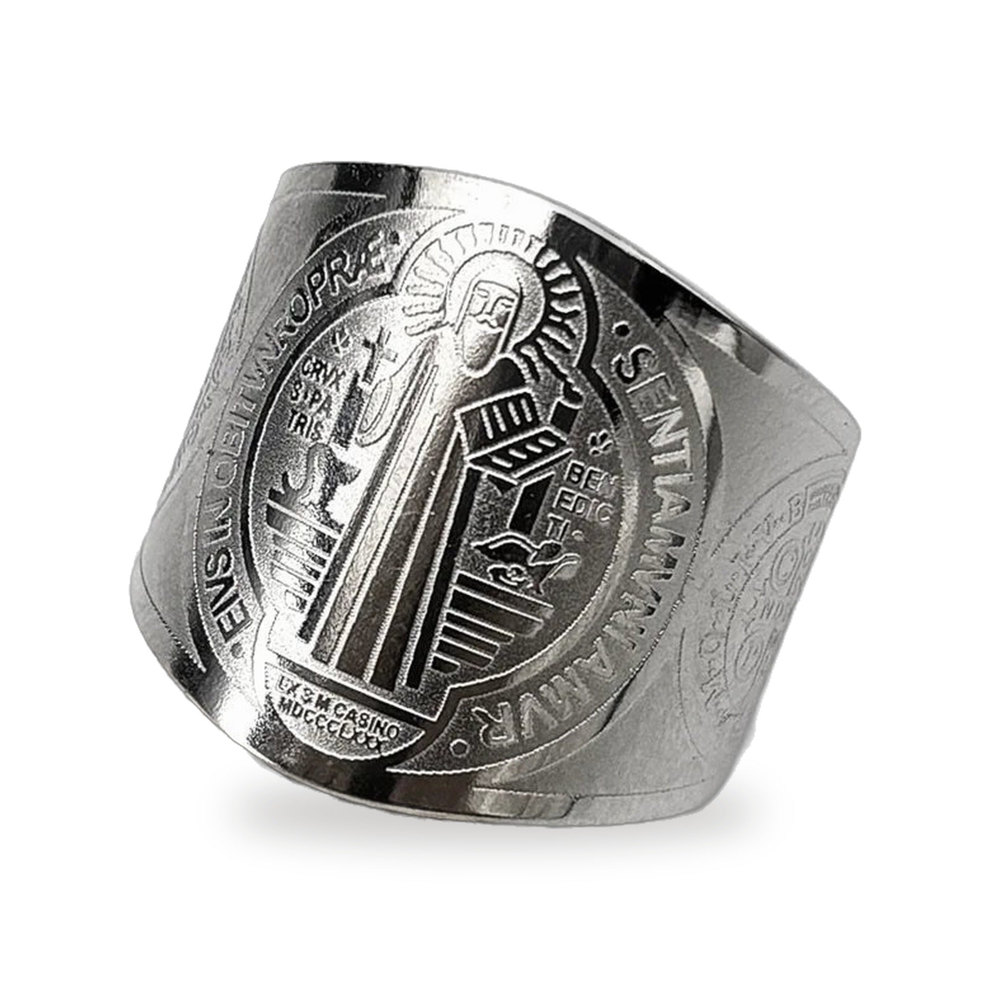 Anillo ajustable de San Benito en plateado — vista completa