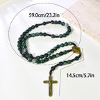 Rosario verde con medalla dorada — accesorio devocional de acrilico