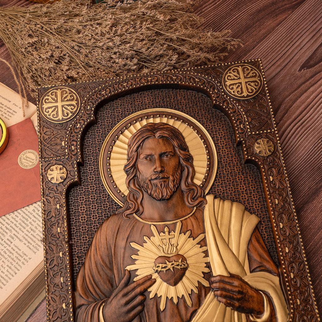 Icono del Sagrado Corazon de Jesus en Madera — regalo espiritual para primera comunion