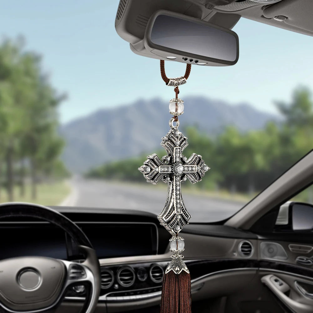 Cruz de Cristal para Espejo Retrovisor del Auto - Fe, Protecci... en mano — pieza devocional de cristal devocional