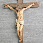 Crucifijo de Jesus en Resina: Simbolo de Fe y Proteccion — vista completa del producto