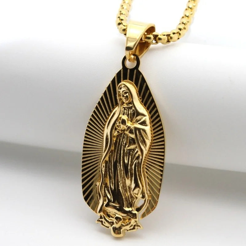 Collar Virgen de Guadalupe en Oro y Plata – Diseño Clásico