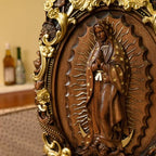 Detalle del cierre y cadena — Escultura de Nuestra Senora de Guadalupe en Madera