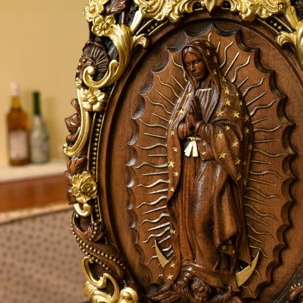 Escultura de Nuestra Senora de Guadalupe en Madera — regalo espiritual para primera comunion