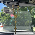 Rosario de Cristal con Cruz para Retrovisor — detalle de cristal de cerca