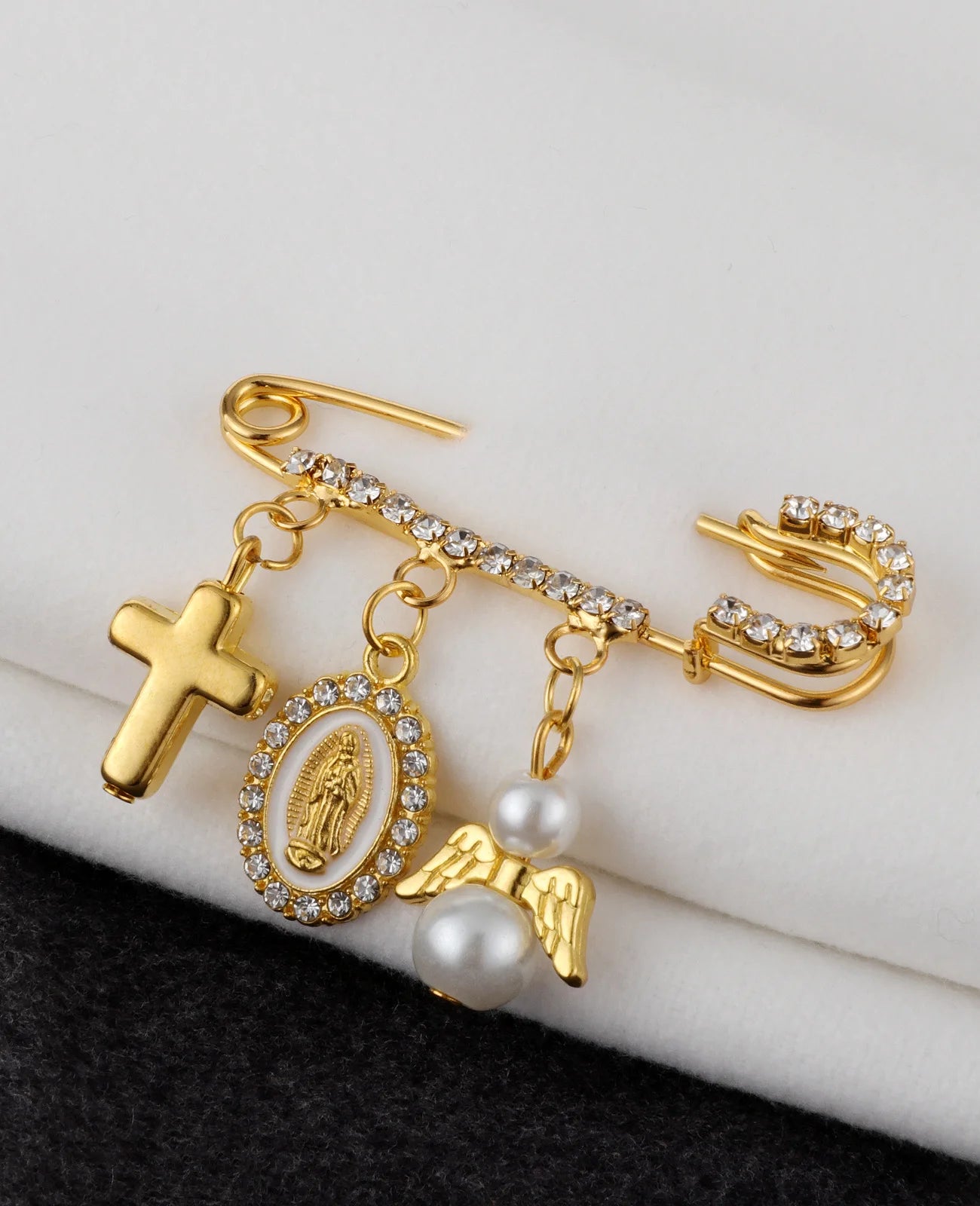 Broche Nuestra Señora de Guadalupe – Luz, Fe y Elegancia