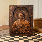 Medalla de el Sagrado Corazon de Jesus en Icono del Sagrado Corazon de Jesus en Madera — devocion grabada en detalle