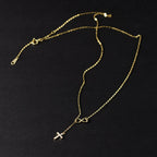 Collar Cruz e Infinito - Fe Eterna en Dorado o Plateado — collar devocional devocional en uso
