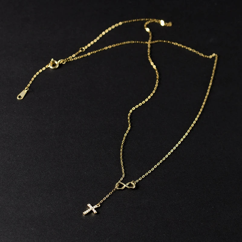 Collar Cruz e Infinito - Fe Eterna en Dorado o Plateado — collar devocional devocional en uso