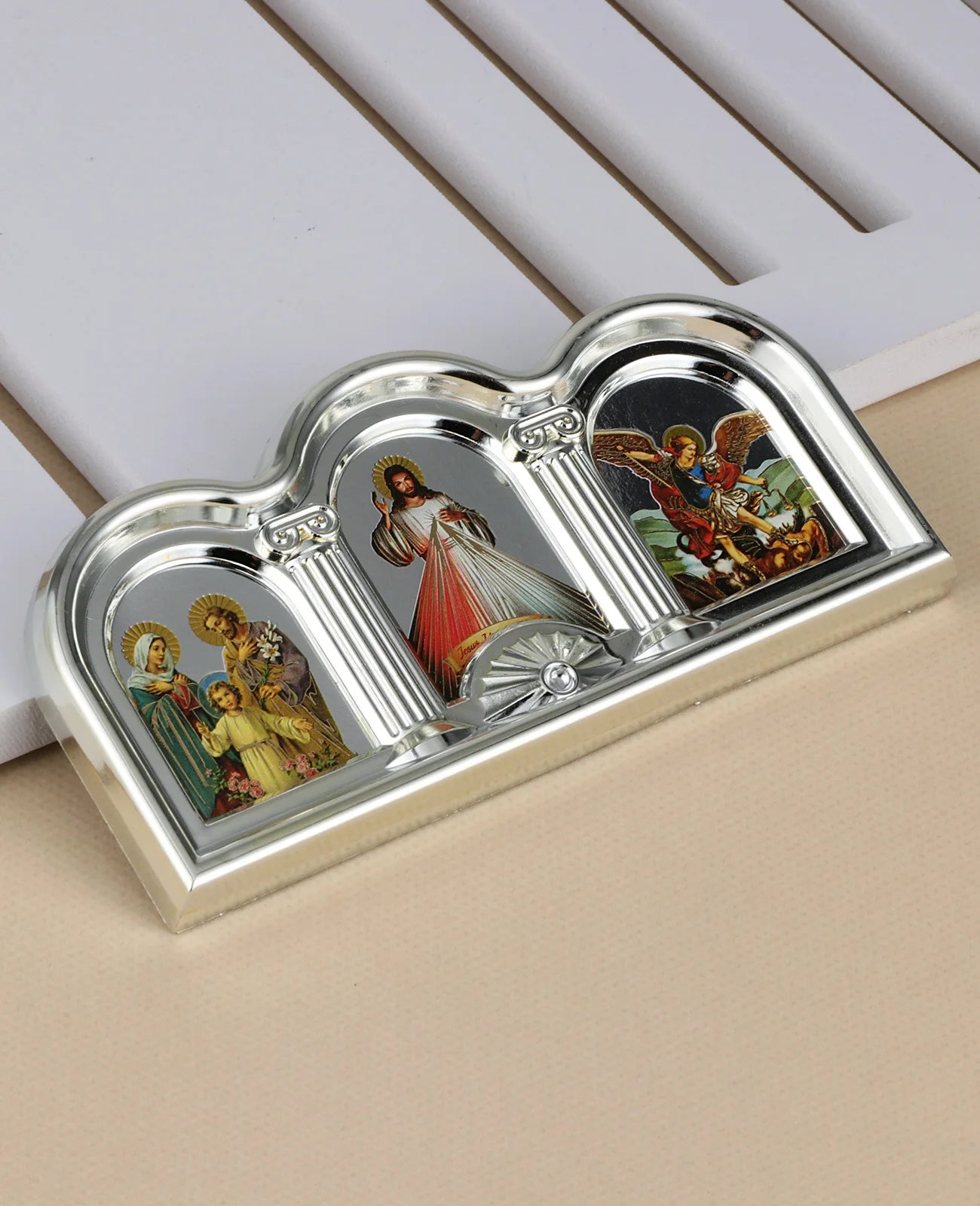 Marco de imagen de Jesús Cristo de la misericordia divina católica, pegatina de iconos tríptico de San Miguel de la Sagrada Familia, oración de mesa, decoración de iglesia para el hogar