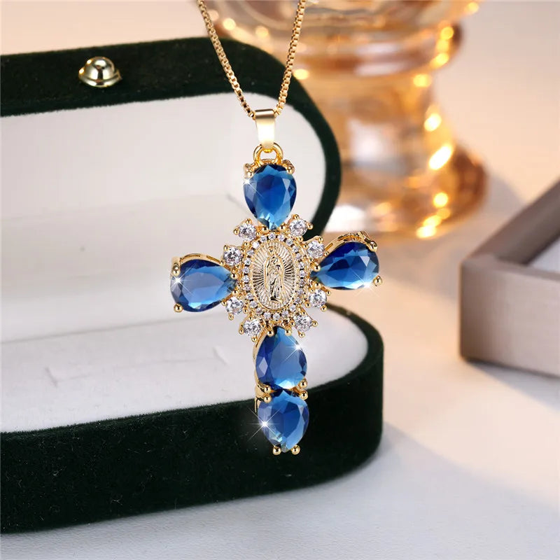 Detalle de la cadena y acabado — Collar Cruz de la Virgen de Guadalupe con Circonias