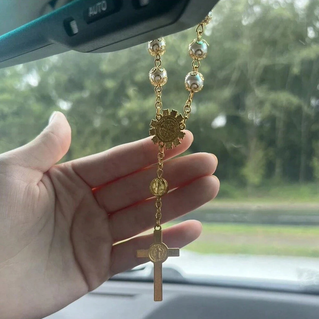 Cruz del Rosario de Cristal con Cruz para Retrovisor — simbolo de fe en detalle