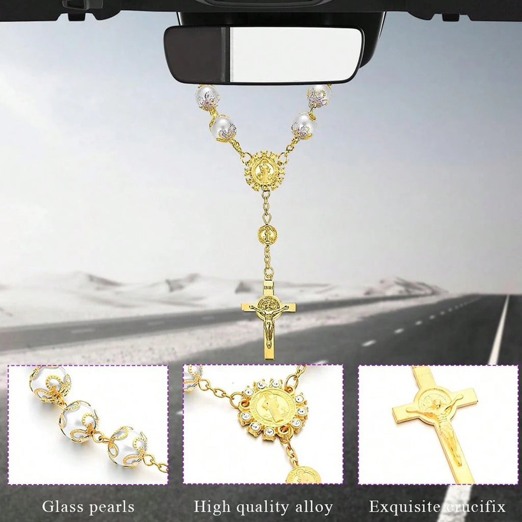Rosario de Cristal con Cruz para Retrovisor en mano — rosario de cristal devocional