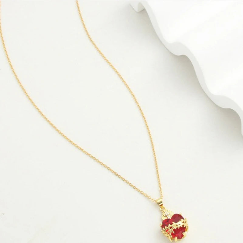 Collar Sagrado Corazón de Jesús con Circonia Roja