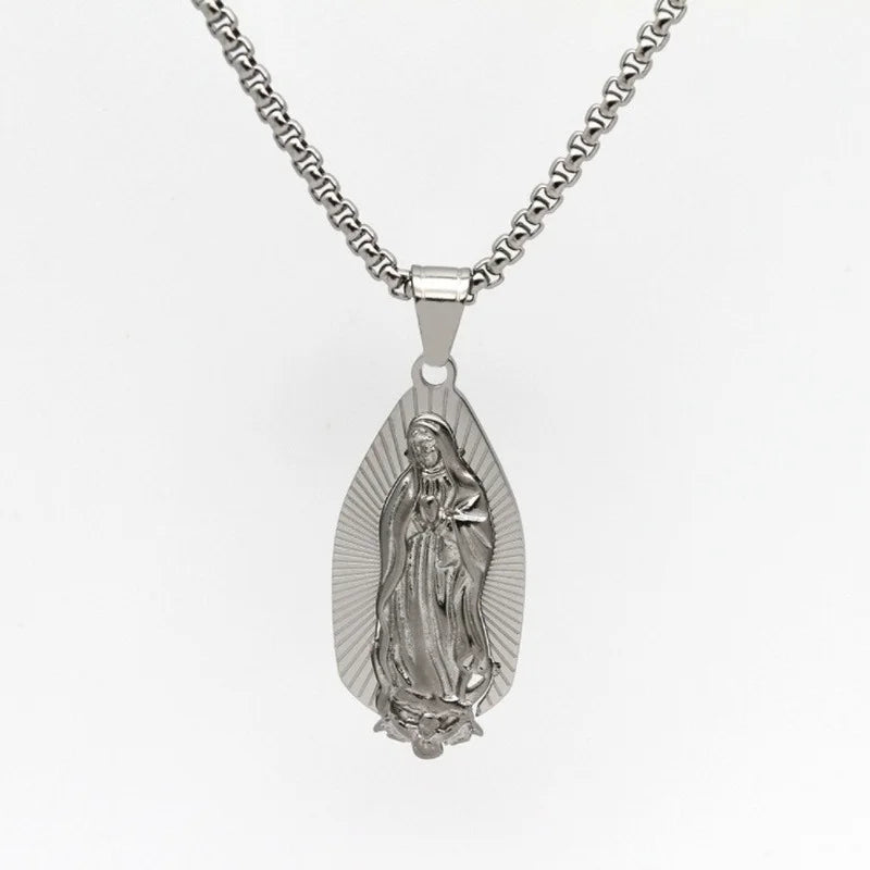 Collar Virgen de Guadalupe en Oro y Plata – Diseño Clásico