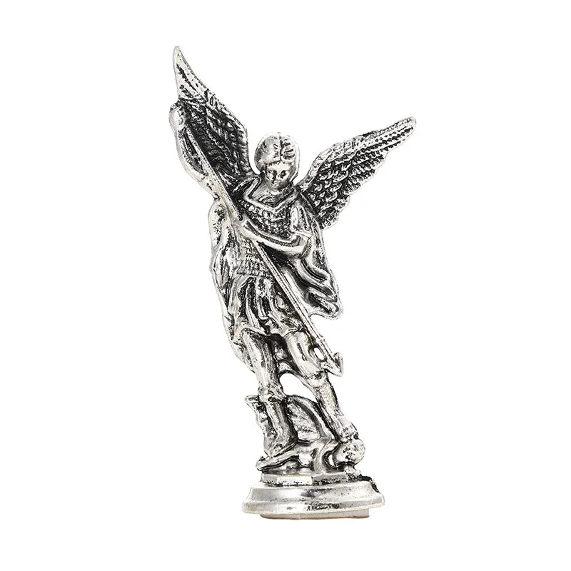 Estatuilla cristiana de San Miguel, estatuas del guardián de Satán derrota del Arcángel, Ctafts de aleación de Zinc para el hogar, habitación, mesa y escritorio