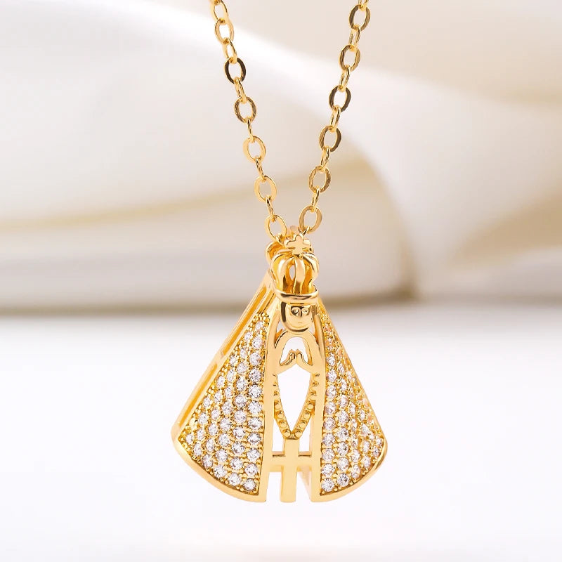 Detalle del cierre y cadena — Collar de la Virgen Maria - Colgante con Circonias en Dorado
