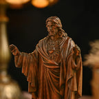 Imagen del Sagrado Corazon de Jesus en Madera — detalle de madera de cerca