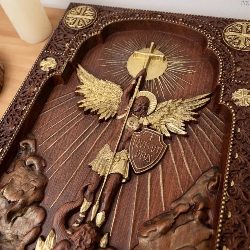 Icono de San Miguel Arcangel en Madera - Arte Sacra con Detall... — detalle de madera de cerca