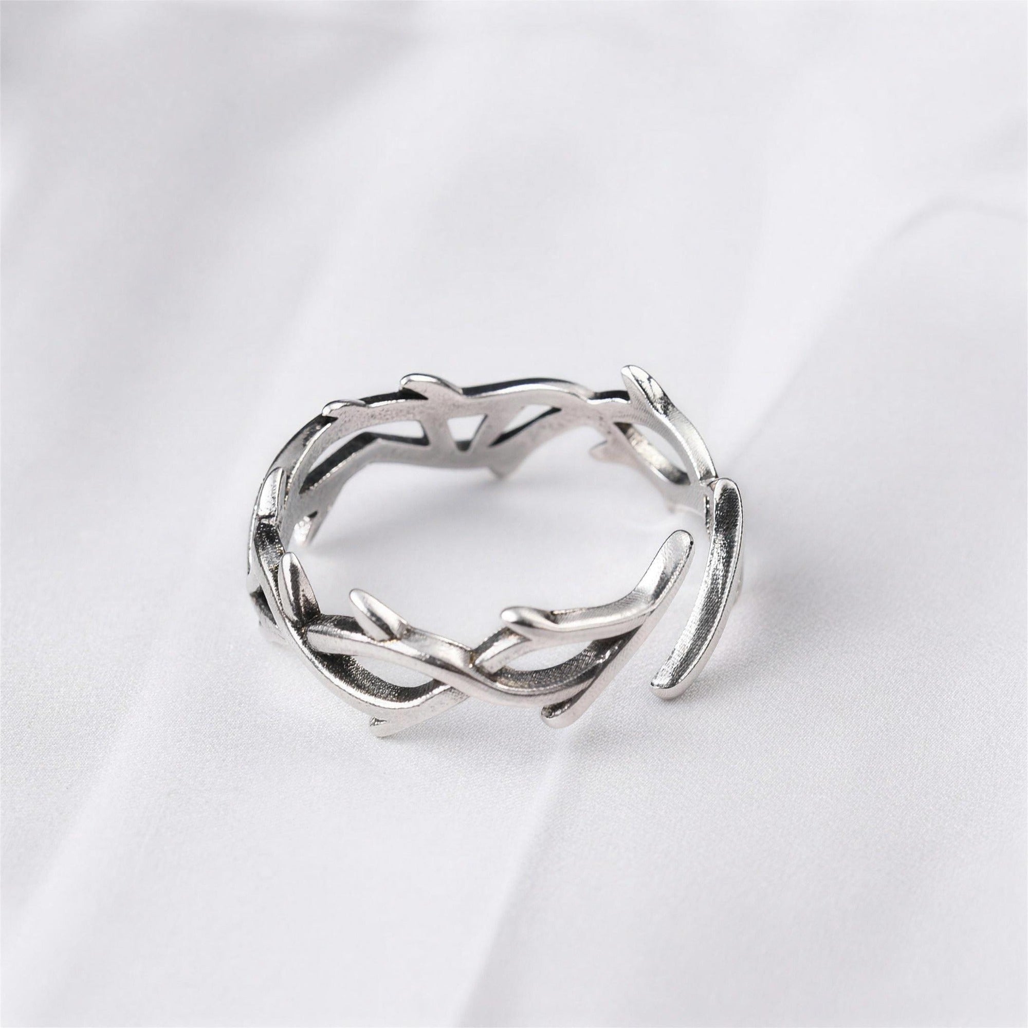 Anillo Corona de Espinas en plateado envejecido — vista de producto