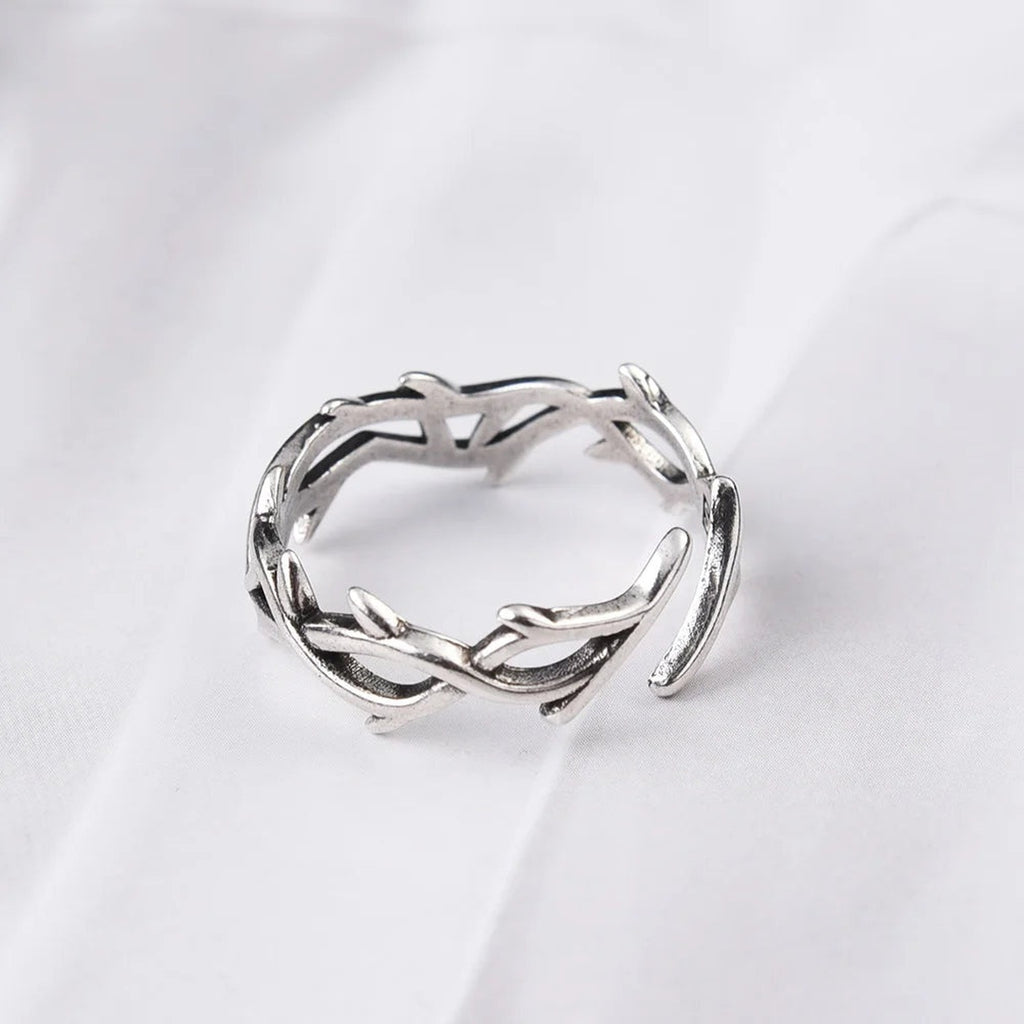 Anillo Corona de Espinas plateado — vista lateral del relieve