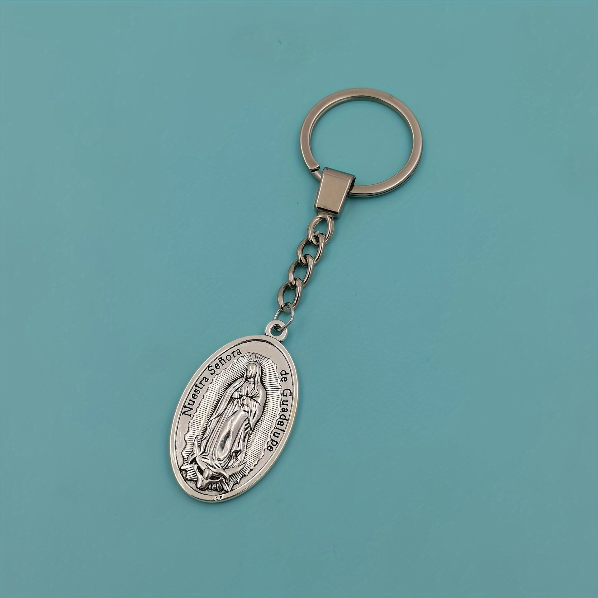Detalle del cierre y cadena — Llavero Virgen de Guadalupe - Medalla en Plata y Dorado