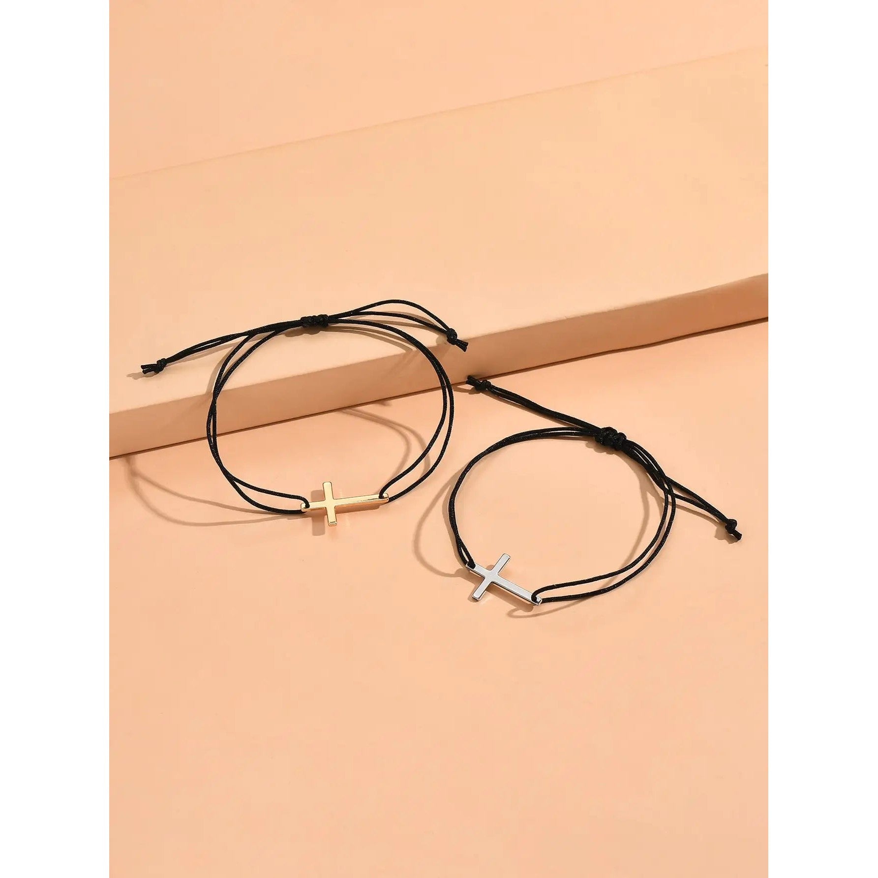 Detalle del cierre y cadena — Pulseras de Fe y Amor · Conjunto Minimalista