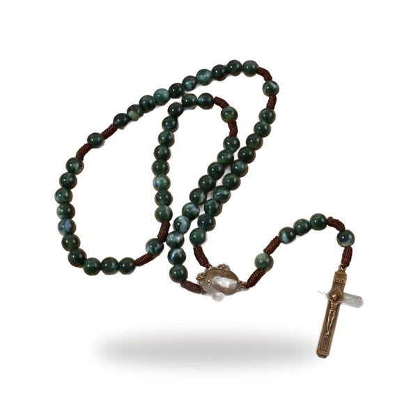 Rosario de Piedra Verde con Crucifijo de Bronce — vista completa del producto