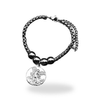 Pulsera de San Miguel Arcángel con cadena de eslábon grueso en acero plateado — vista completa