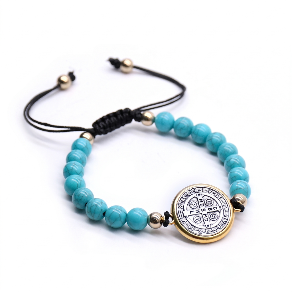 Pulsera de San Benito en turquesa — vista completa con medalla de protección